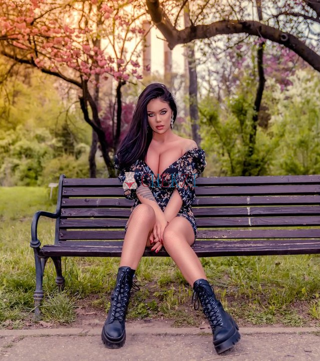 Perfect Evening Companion With A Sharp And Curious Mind And Sexy Fig. 561